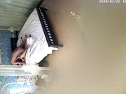 性欲旺盛青年男女开房滚床单很能草啊电话来了都不接继续干很生猛小床操的咔吱咔吱响射美女肚子上