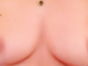 小美女对波又大又软，被插的嗷嗷叫表情丰富，缓过来才不让拍