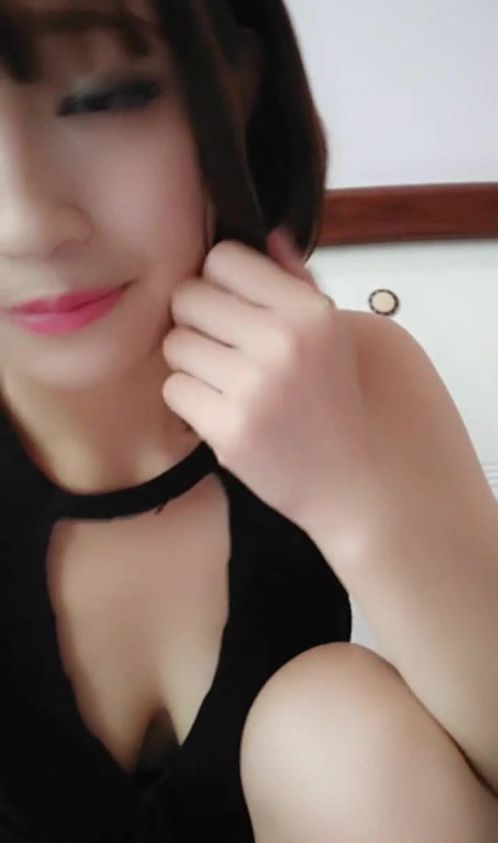 极品美乳骚逼，连续撸了4次