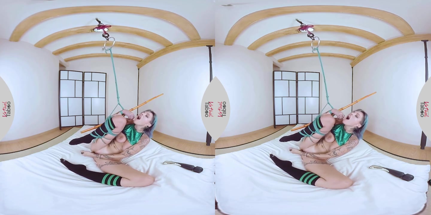 Sexy Onix Babe bating her hungry twat being tied