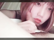 性感小妖精TS夏妃儿  艳丽高跟鞋诱惑格子黑丝袜 鸡巴上倒牛奶给儿子舔，妈妈的鸡巴香吗，真的骚死啦！