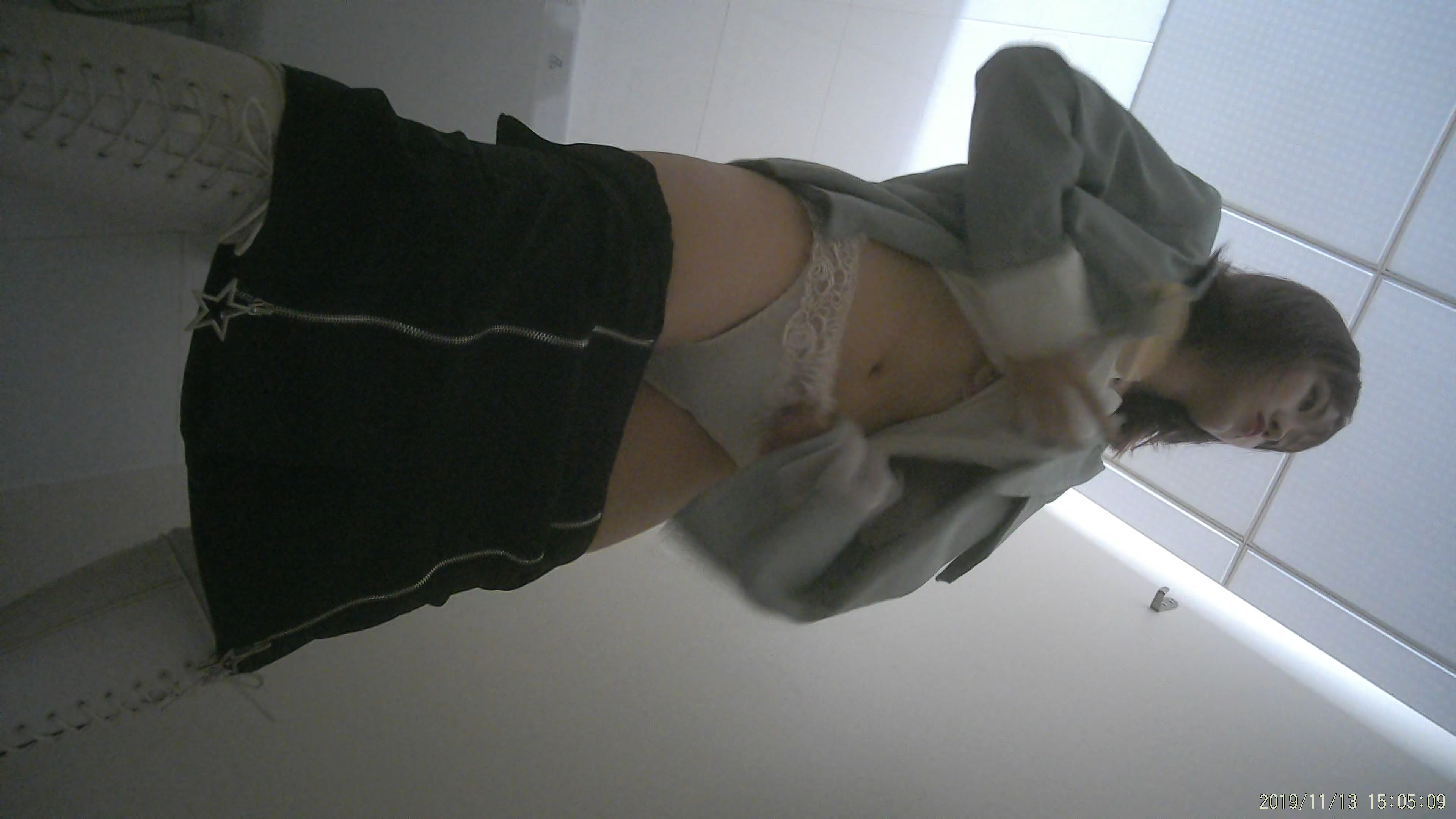 超漂亮小姐姐尿尿被偷拍6次（4）