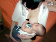 美女性感-小孩吃奶写真！！！