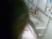 熟妇洗澡被骚扰扣屄