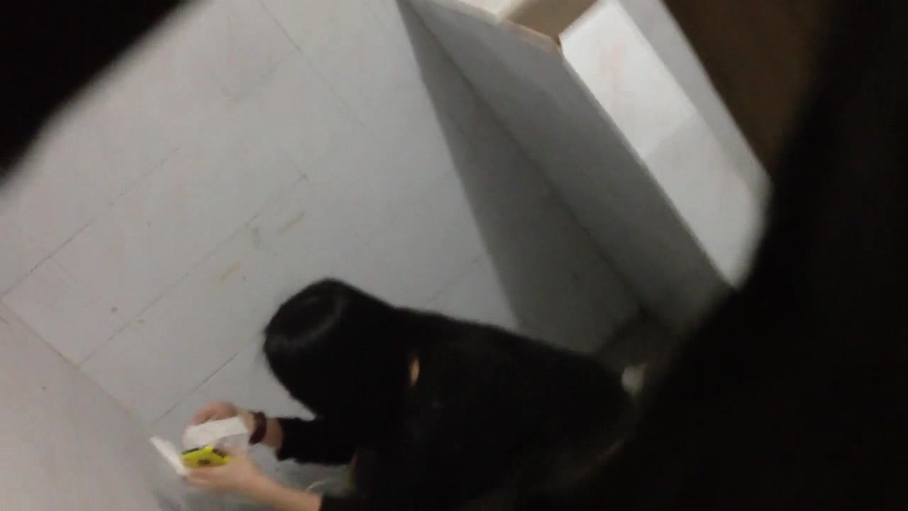 公共厕所偷拍