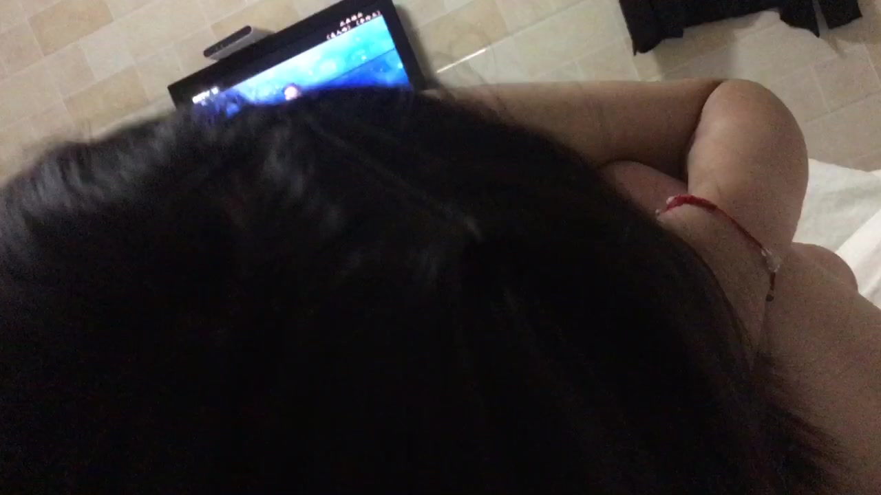 约炮96年宝妈，口活真不错