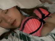 大叔路边逮了一个醉酒的女人，慢慢干怕她醒了