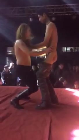 农村淫亂瘋狂節目 舞台上表演花樣操逼 方言對白